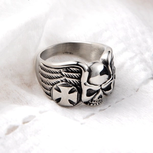 Anello Punk Gothic in Acciaio Inossidabile con Teschio Ali e Croce Anello Vintage Biker per Uomo Donna Hip Hop Club Festa Gioielli Regalo