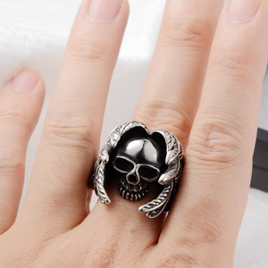 Vintage gothic men's skull ring with feather wing design in antique silver finish