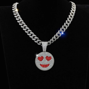 Hip-Hop-Halskette mit Herz-Augen-Smiley-Anhänger und glänzender silberner Panzerkette