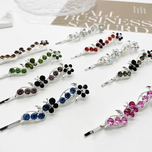 Barrettes à cheveux fleurs et papillons avec strass colorés sur une base en alliage