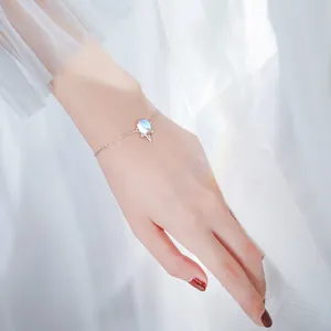 Bracelet Pendentif Licorne en Cuivre de Style Coréen Avec Perle Effet Pierre de Lune et Charme Arcobaleno Bijoux de Niche pour Femmes