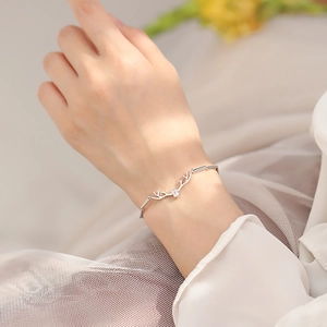 925 sterling silver reindeer antler bracelet with sparkling cubic zirconia on delicate chain