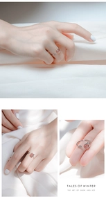 Vue détaillée de la bague oreilles de chat en argent S925 avec quartz fraise rose