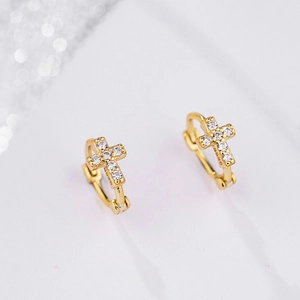 Orecchini Huggie a Cerchio con Croce in Rame e Strass per Donna Pendente a Croce Delicato Color Oro Argento Gioielli Religiosi di Moda