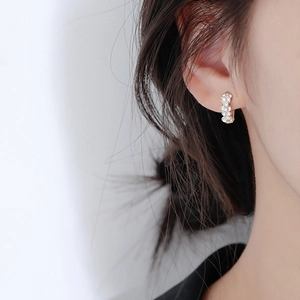 Créoles élégantes en argent sterling 925 avec zircons étincelants pour femmes fleur
