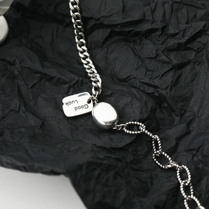 Minimalistisches s925 Silber Armband mit Lucky-Anhänger und asymmetrischer Kette