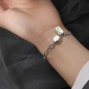 Retro S925 Silber LUCKY Anhänger Armband mit ungleichen Ketten für Damen Schmuck