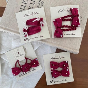 Set di fermagli per capelli in velluto bordeaux con perle e strass a forma di stella
