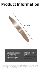 Détail d'une pince à cheveux en métal brossé de 11 cm pour les queues de cheval