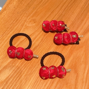Ensemble de Barrette et Élastique à Cheveux pour Enfants en Velours Rouge Forme de Fruits Confits avec Étoiles Dorées Accessoires de Cheveux Festifs