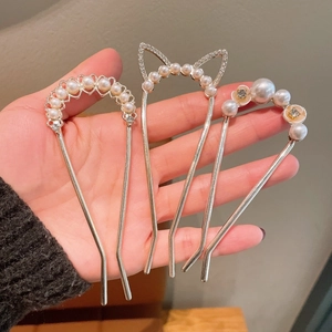 Golden U-shaped hair pins set with elegant pearls and rose flower crystal decorations
