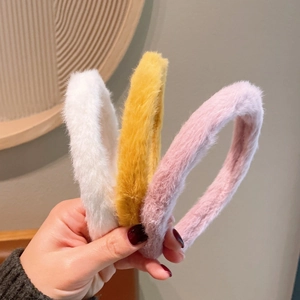 Détails de bandeaux en laine d'agneau pelucheuse en blanc, jaune et rose
