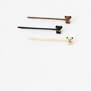 Lot de trois barrettes à cheveux panda en métal de couleurs marron, noir et blanc cassé