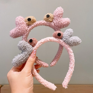 Süße Plüsch-Bärenohr-Stirnbänder in Pink und Grau mit 3D-Herz und Cartoon-Augen-Dekor