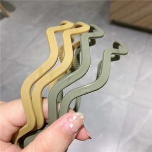 Morandi green and mustard yellow wavy headband set with non-slip teeth for women