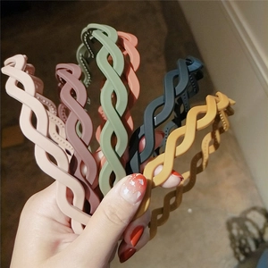 Matte Twist Wave Headband For Women Sweet Morandi Color Non-Slip Hair Hoop Plastic Resin Hair Accessories Daily Headwear