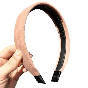 Simple light pink velvet headband with inner grip teeth for women's hair styling
