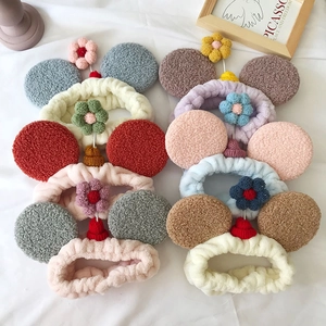 Schattige pluche hoofdbandset met 3D-oren en bloemen voor gezicht wassen en make-up