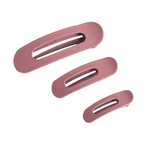 Three-piece set of large matte pink hair clips in minimalist Korean style for women