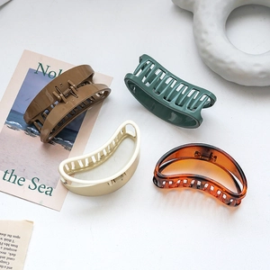 Women Korean Style Large Crescent Hair Claw Clip Simple Hollow Plastic Hairpins Headwear Fashion Elegant Hair Accessories
