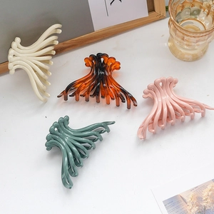 Large Jellyfish Octopus Hair Claw Clip For Women Glossy Acrylic Shark Clip Daily Shower Hair Styling Tools Headwear Accessories