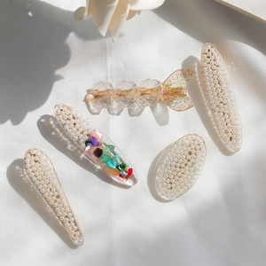 5-piece set of elegant mermaid tail hair clips with pearls and colorful crushed stones