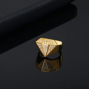 Hip Hop gold plated ring with iced out diamond facets for men street fashion wear