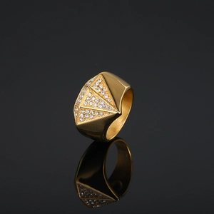 Luxurious hip hop gold ring with geometric triangular design and pavé crystals