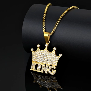 Hip Hop Gold Krone KING Anhänger mit Zirkonia Steinen an einer schwarzen Kette