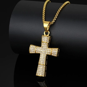Collana con ciondolo a croce hip hop punk in acciaio inossidabile placcato oro con zirconi