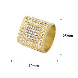 Detailed macro view showing the 19mm and 25mm dimensions of the hip-hop gold signet ring