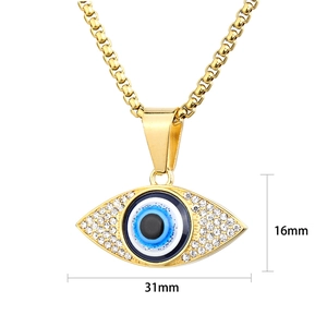 Collar de acero de titanio dorado con colgante de Ojo de la Suerte y cristales, 31x16mm