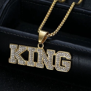 Κολιέ με μενταγιόν KING hip hop με χρυσή επίστρωση και πέτρες ζιργκόν σε αλυσίδα κουτί