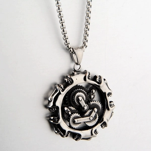 Collier avec pendentif engrenage steampunk rétro en acier inoxydable argenté pour homme
