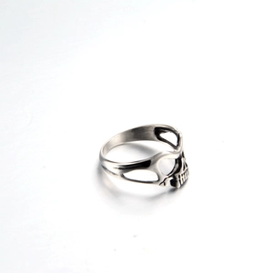 Retro punk style hollow skull ring in antique silver finish for men and heavy metal fans