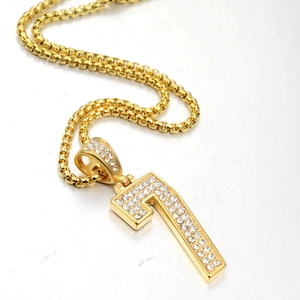Collar de cadena de bolas de oro pulido con colgante brillante del número 7