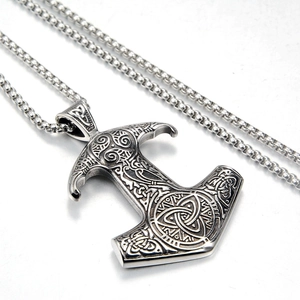 Nordische Mjölnir-Anhängerkette mit keltischen Knotenmustern aus poliertem Edelstahl