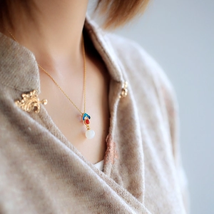 Collana in argento 925 dorato con ciondolo in smalto di giada Hetian e nuvola propizia
