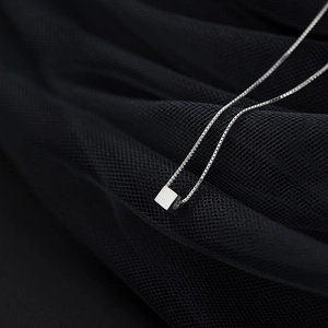 Minimalist S925 sterling silver geometric cube pendant necklace on box chain for women