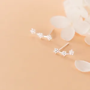 S925 Sterling Silber Ohrstecker mit zartem Drei-Blumen-Zirkon-Design für Damen