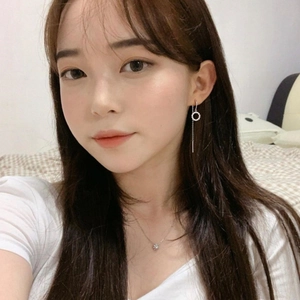 Boucles d'oreilles Traversantes Cercle Géométrique en Cuivre Avec Incrustation de Zirconia Tige en Argent Sterling 925 Bijoux Femme