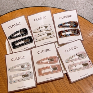 Elegantes koreanisches Acetat-Haarspangen-Set mit Strasssteinen in floralen und Tropfenformen