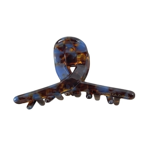 Classic tortoiseshell and blue acetate hair claw clip with French style design