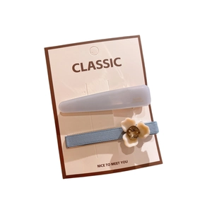 Ensemble de pinces à cheveux classiques avec barrette mate bleue et fleur crème