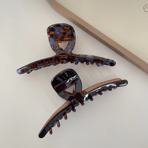 Détails de pinces à cheveux en acétate de qualité avec motif écaille et finition marron poli