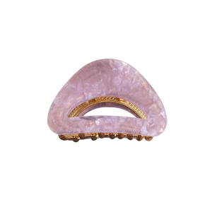 Haarklammer aus Acetat in Rosa mit Marmormuster und goldenem Metallgestell