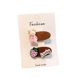 Barrettes à cheveux d'hiver pour enfants avec lapin en peluche et motif fraise Lucky