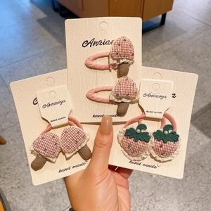 Handgefertigtes Set aus Erdbeer- und Pilz-Haarspangen mit Spitze für kleine Mädchen