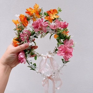 Serre-tête floral princesse fait main avec roses colorées et rubans en soie