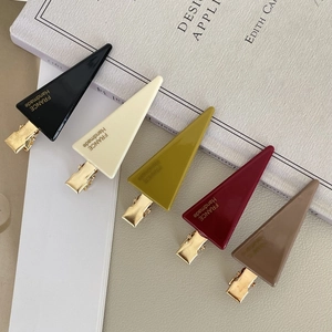Five-piece set of triangle cellulose acetate hair clips in elegant gradient colors